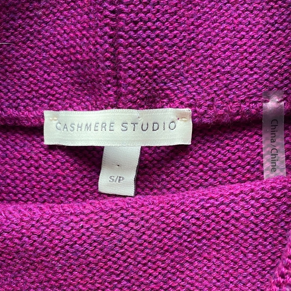Elegant Magenta mock Cashmere Studio Turtleneck Sweater - Picture 3 of 5
